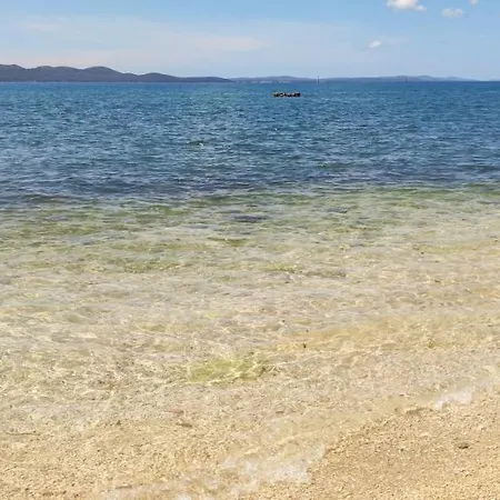 Beachfront Hula Hula Apartment Zadar